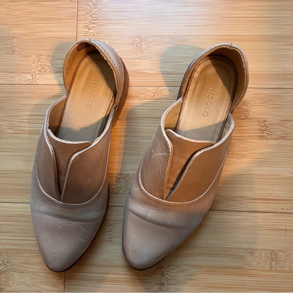 Nisolo Women's Taupe Leather Loafers
